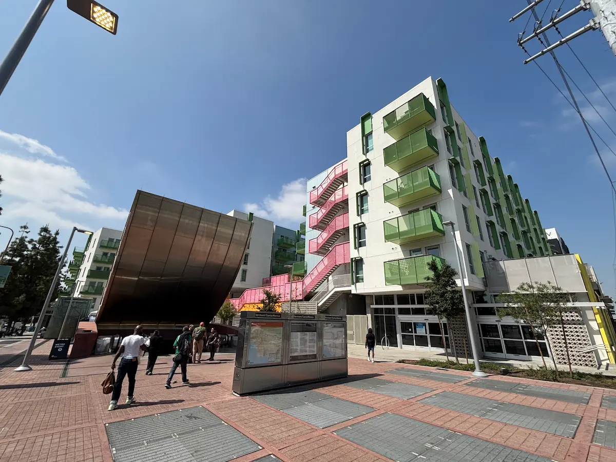 exterior view of Santa Monica & Vermont Apartments complex
